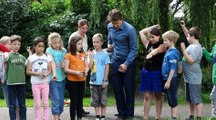 Wethouder Hamerslag gooit zaadbommetjes met groep 5/6 GBS De Morgenster / Spijkenisse 2016