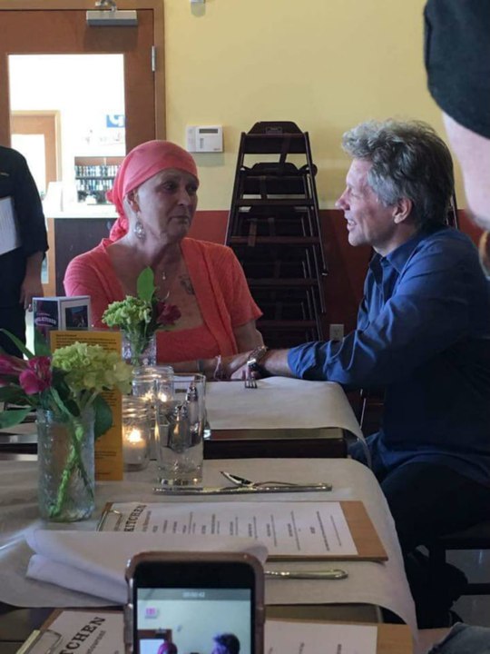 Jon Bon Jovi Gives Surprise Concert For Fan With Lung Cancer At Restaurant!