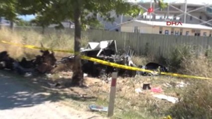 Sakarya Otomobil Ağaca Çarptı: 2 Ölü, 3 Yaralı