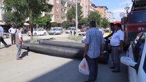 Iğdır'da Mahalleli Yolu Trafiğe Kapattı
