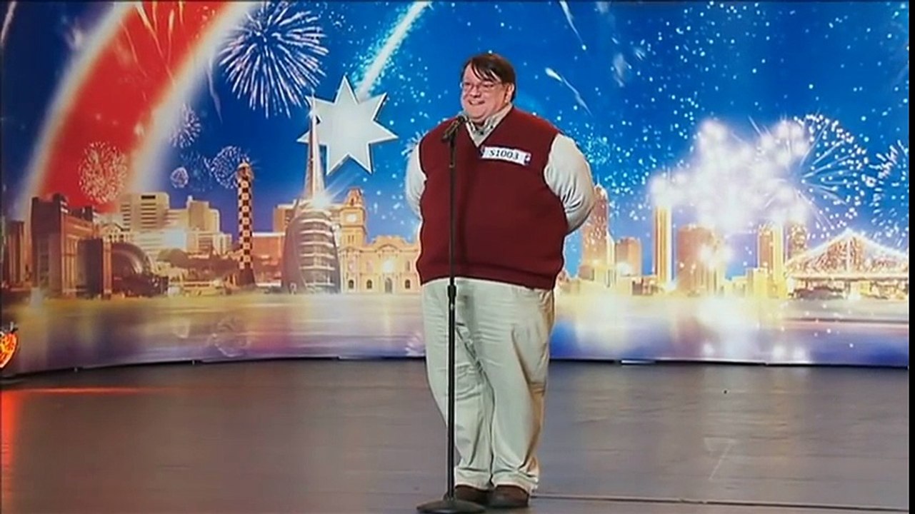 Les juges se moquent du “monsieur obèse” sur la scène, mais quand il se met à chanter, ils sont renversés!