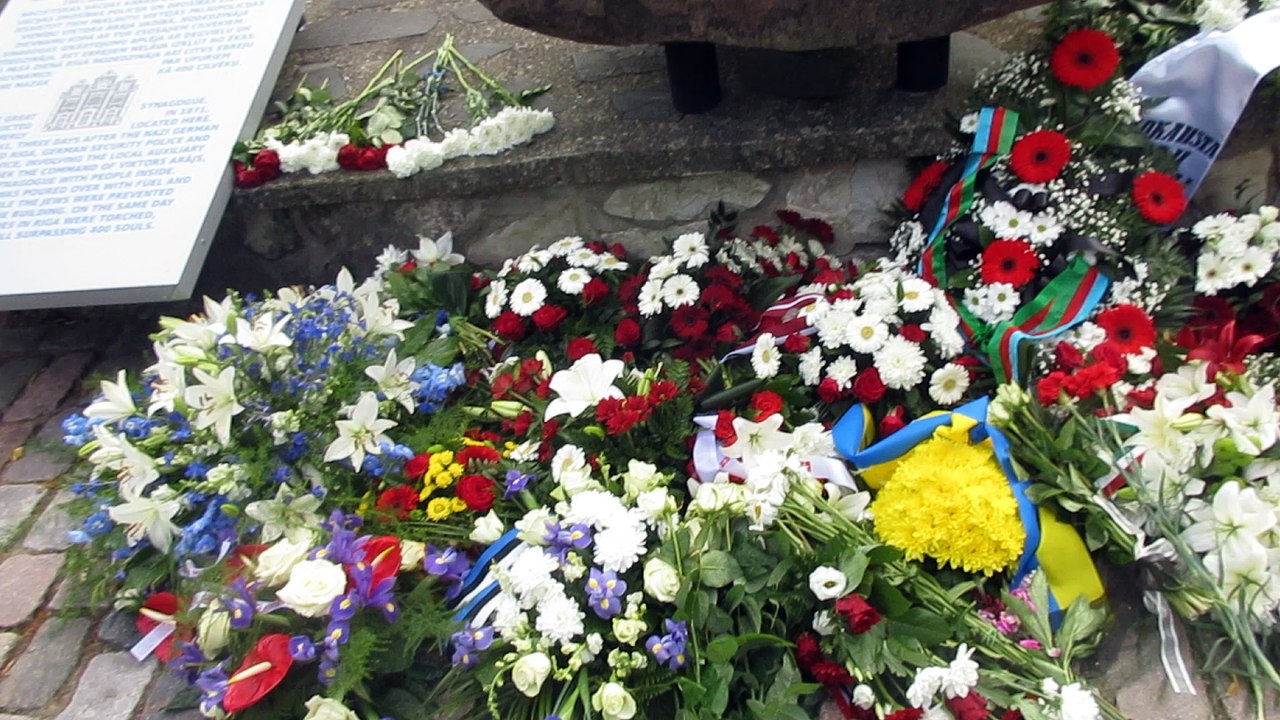Рига место сожжёных евреев в синагоге 4 7 2016