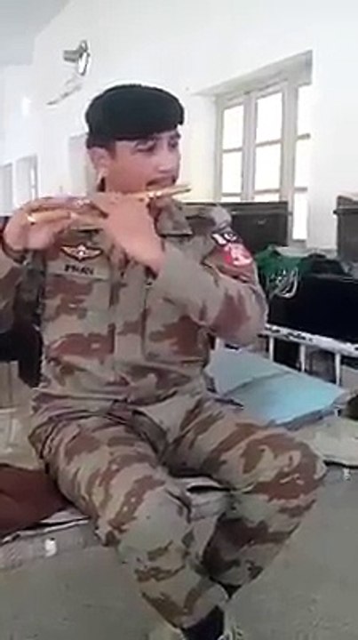 Taaj dar harm Army officer tribute Amjad Sabri