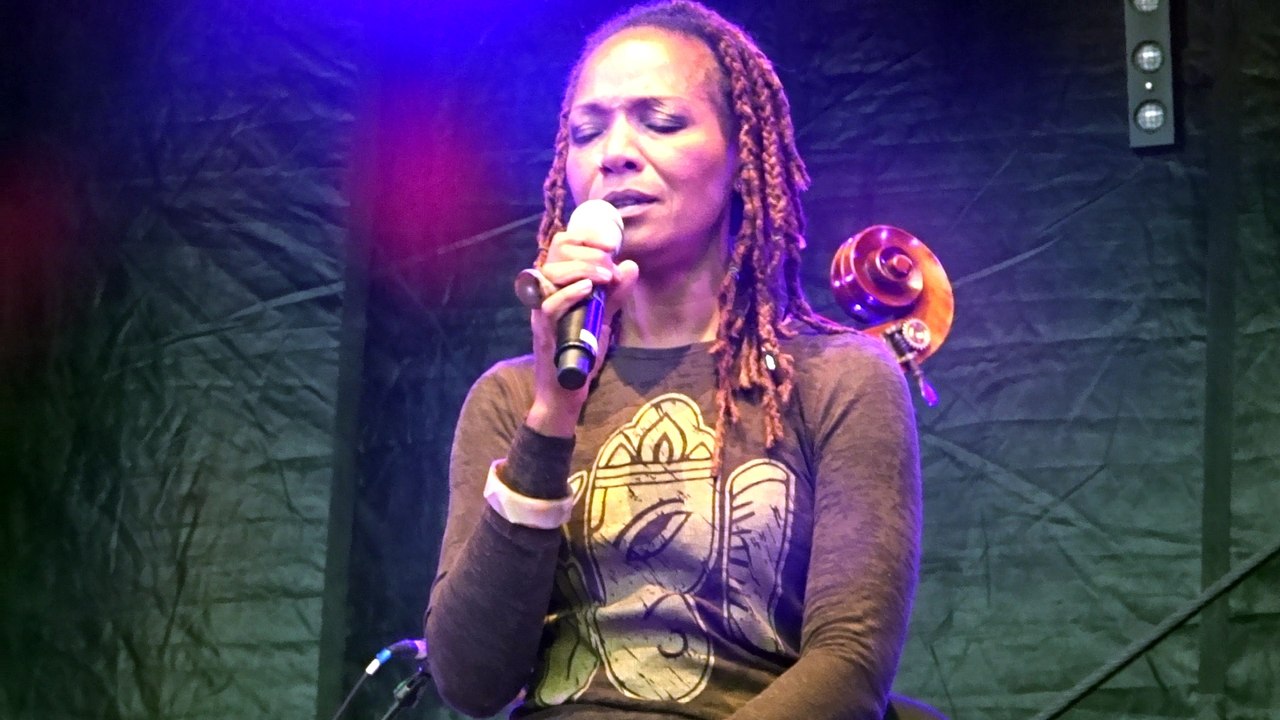 Lisa SIMONE This Place Live @ Jazz In Guigné France 2016