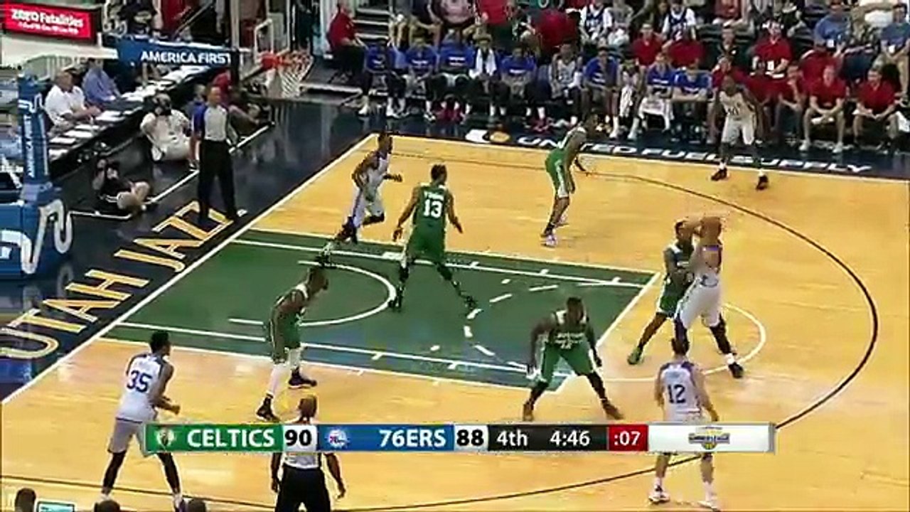 La sortie sur crampes de Ben Simmons