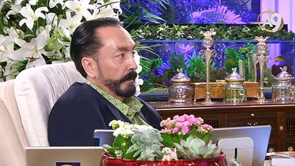 Madonna Adnan Oktar'la görüşmesinde 'Yüzünüzde bir aydınlık var, bakışlarınız çok güzel' dedi.