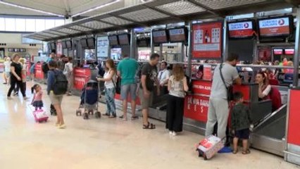 Atatürk Havalimanı İç Hatlar'da Bayram Yoğunluğu