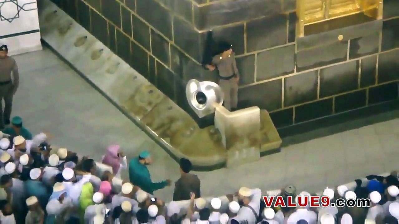Security Guard Allowing A Child to Kiss Hajr al-Aswad