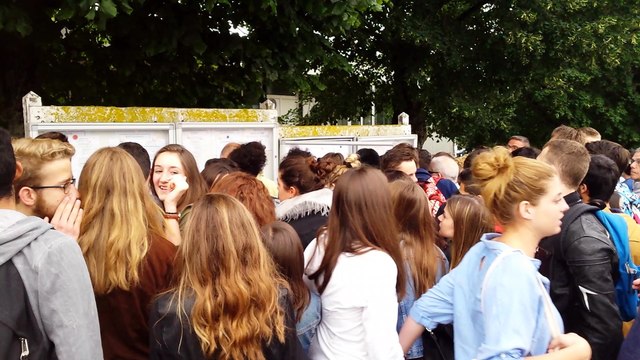 Les lycéens découvrent les résultats du bac