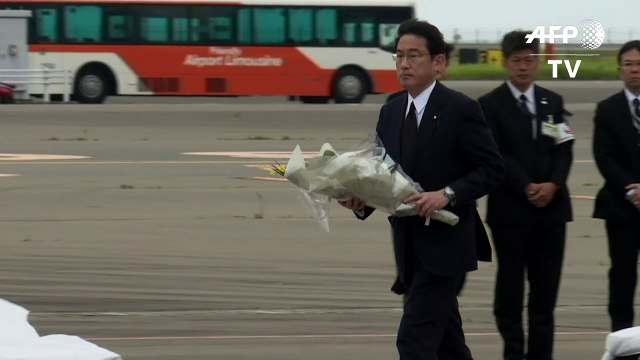 Corpos de japoneses mortos em ataque chegam a Tóquio