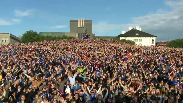 Euro 2016 : L'incroyable accueil des supporteurs islandais pour le retour de leur équipe