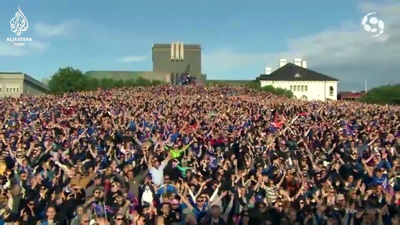 İzlanda Milli Takımı'na Viking karşılaması