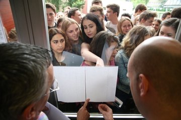 Résultats du Bac : beaucoup d'émotion au lycée de la Communication de Metz