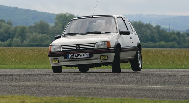 Peugeot 205 GTI [ESSAI VIDEO] : Numéro sacré (prix, avis, fiche technique)