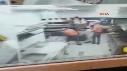 Havalimanındaki Terör Saldırı Sırasında Restoranda Yaşananlar Kamerada