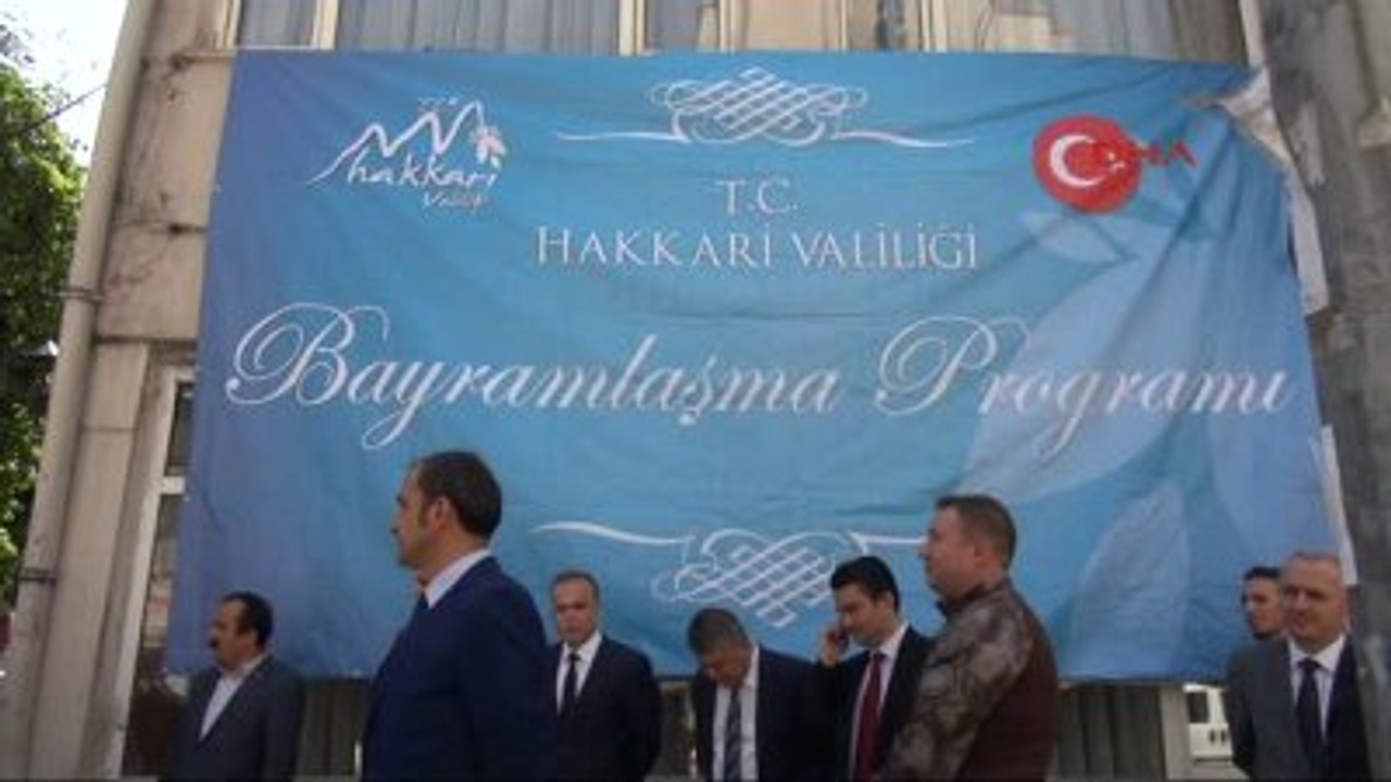 Hakkari Valiliği'ndeki Bayramlaşmaya Dbp'li Belediye Eşbaşkan da Katıldı