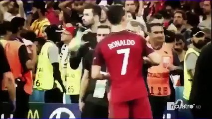 Cristiano Ronaldo motivating Moutinho to take penalty kick against Poland