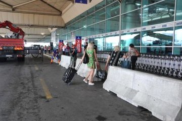 Atatürk Havalimanı'nda Beton Bariyerli Önlem