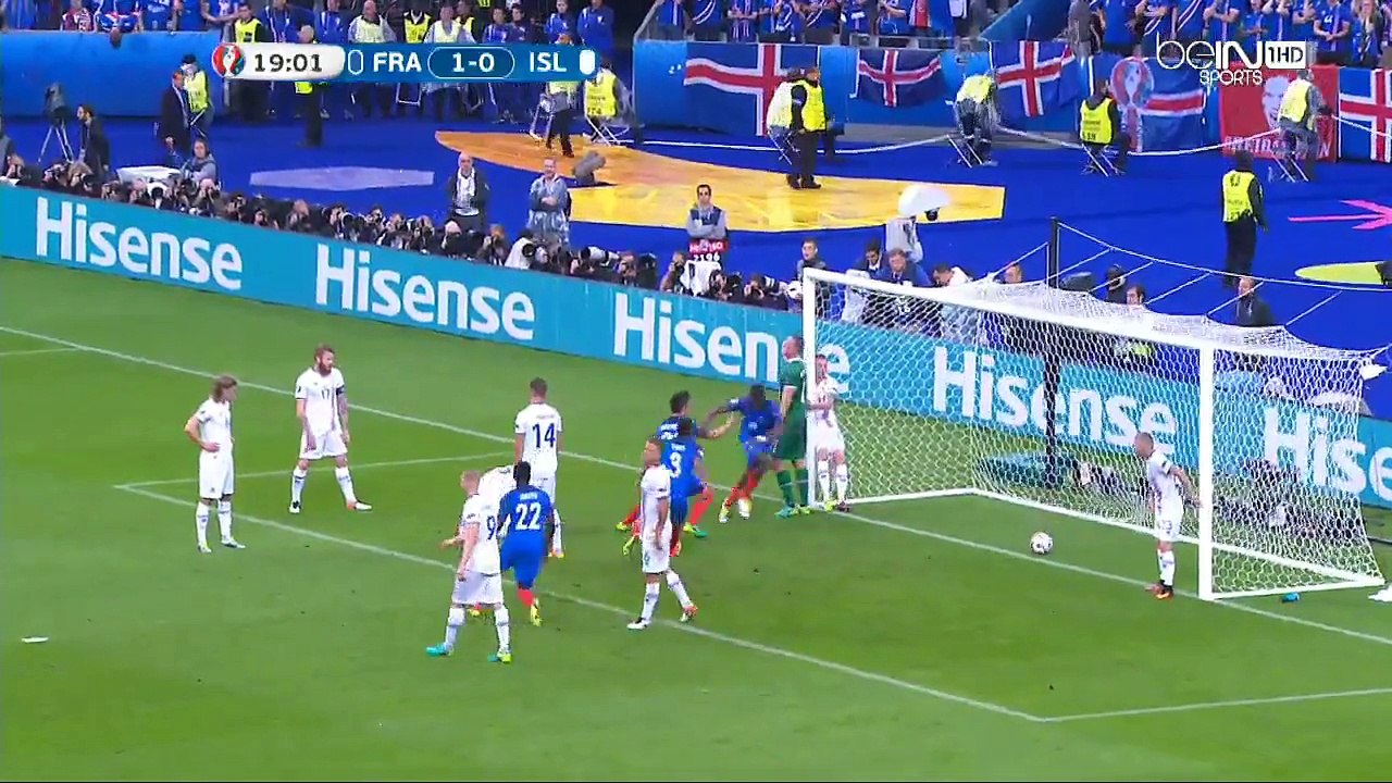 France - Islande : le dab de Paul Pogba
