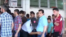 Gaziantep - Vali Yerlikaya, Çadırkentte Suriyeliler ile Bayramlaştı