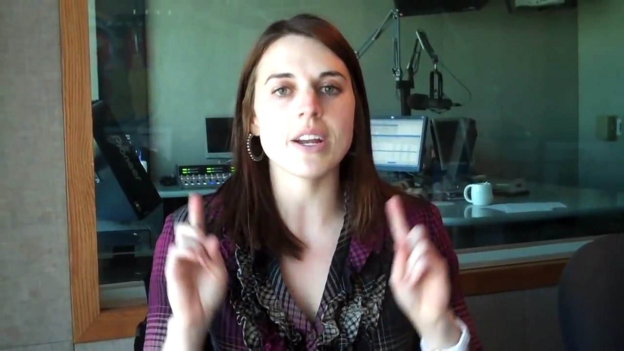 Hot 99.5 Sarah's Hollywood Dirt 2-4-10.mp4