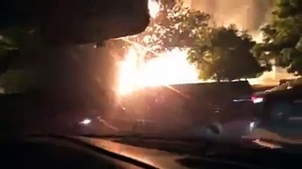 Incendie spéctaculaire à Detroit dans le Michigan