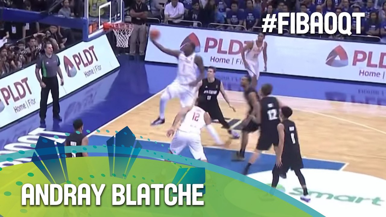 Blatche drives into the zone effortlessly for the layup