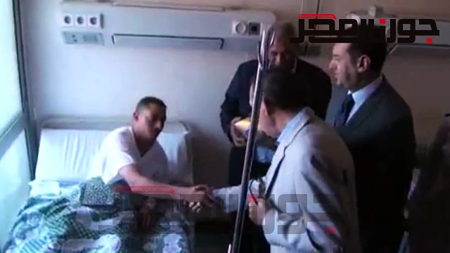 محافظ أسيوط يتفقد بعض المستشفيات العامة ويقدم الهدايا المادية والعينية للمرضى