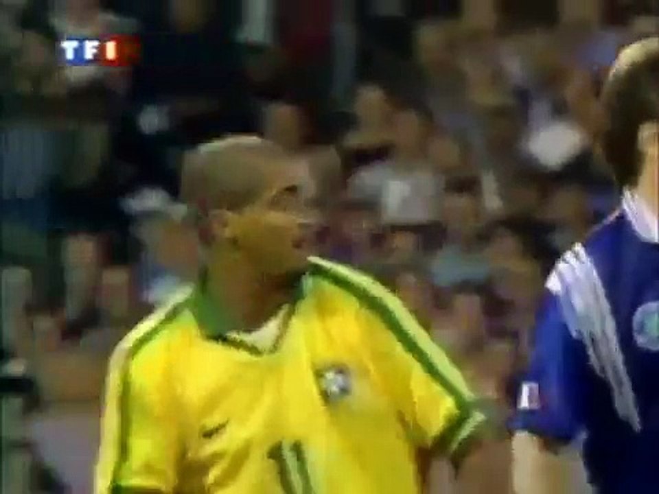 Roberto Carlos Famous Free Kick