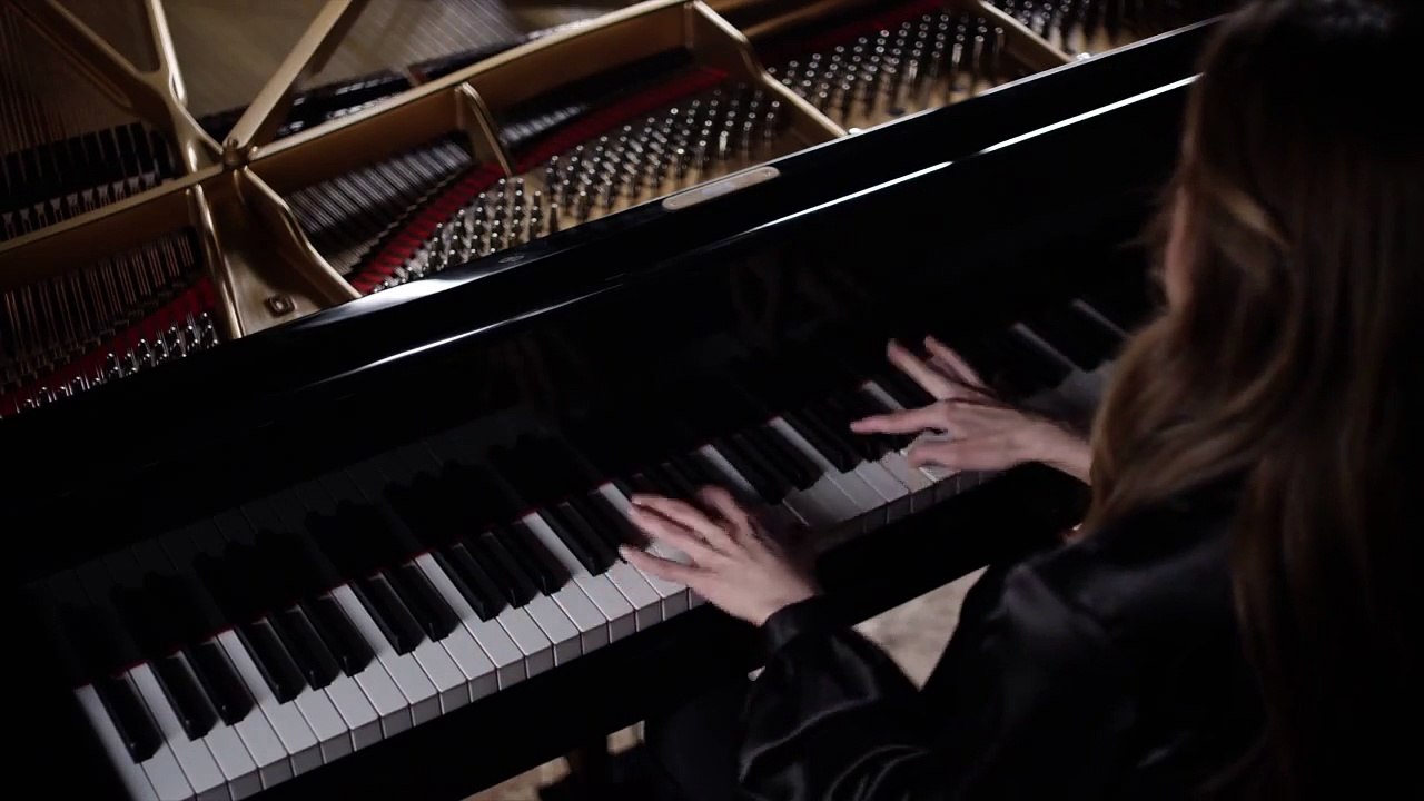 Lola Astanova plays Frédéric Chopin - Etude Op. 25, No. 05