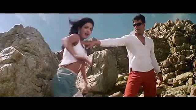 Aayega-Maza-Ab-Barsaat-Ka Andaaz-Songs Akshay-Kumar Priyanaka-Chopra Alka-Yagnik-Filmigaane