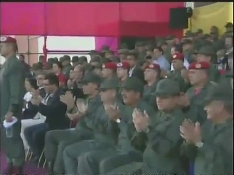 En todos los paises, los militares estudia para ser dignos de respeto y en Venezuela es para arrastrarse ante un burro mongolico