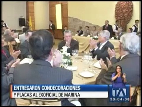 Militares en servicio pasivo rinden homenaje a Excomandante de La Marina