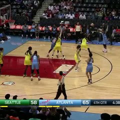 Williams faces up and finishes in the post!