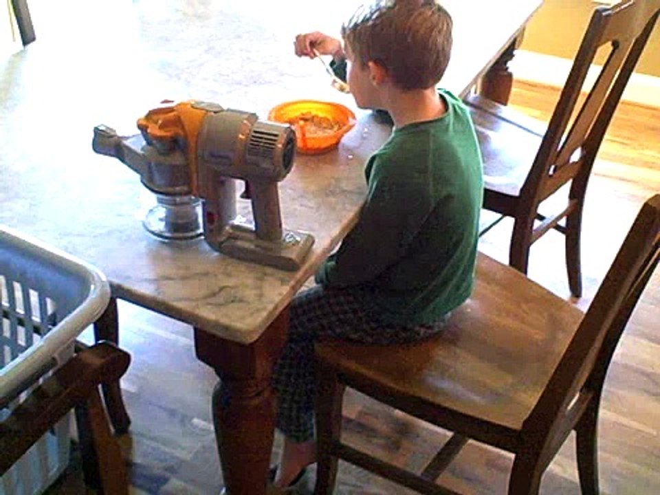 Nov 24 07 - Gavin Eating