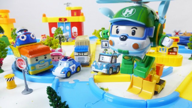 Видео с игрушками. Генеральная уборка после шторма! Мультик про машинки Поли Робокар и Друзья