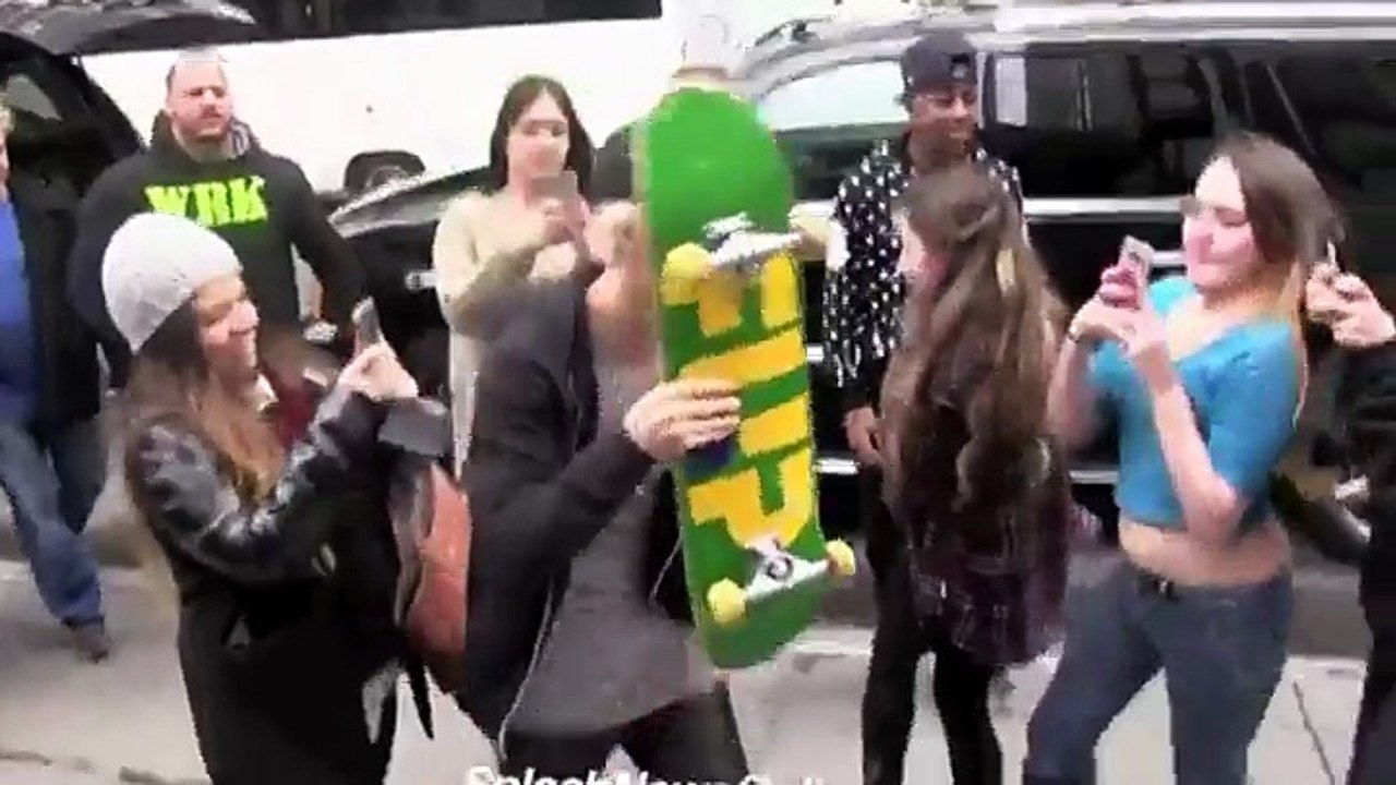 Justin Bieber fait une belle chute en skateboard