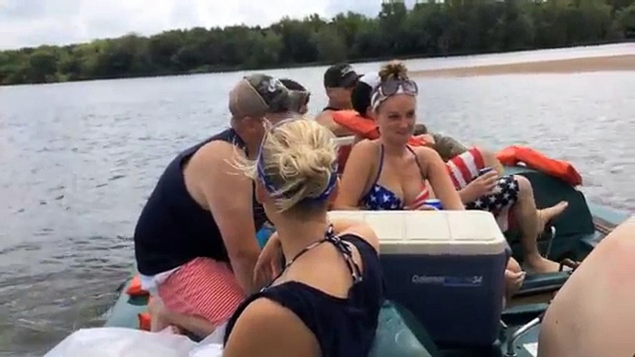 Demande en mariage ratée sur un pédalo