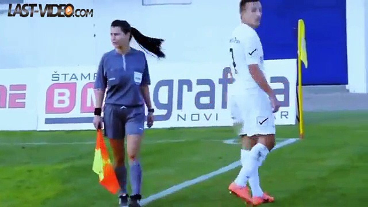 Aleksandra Milojevic  la femme arbitre de touche la plus sexy du football