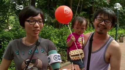 Kissing culture in Hong Kong | DW News