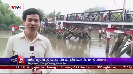 TPHCM: Sà lan tải trọng 500 tấn chở cát bất ngờ đâm vào cầu Rạch Đĩa rồi chìm nghỉm.