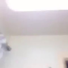 Saç maşasını mikrofon olarak kullanmak (Mal içerir)