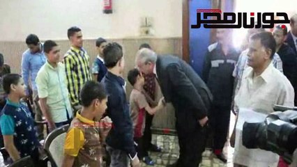 محافظ المنيا يهنئ أطفال مؤسستي البنين والبنات بعيد الفطر