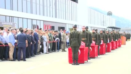 Askeri Helikopterin Düşmesi - Şehitler İçin Tören (2)