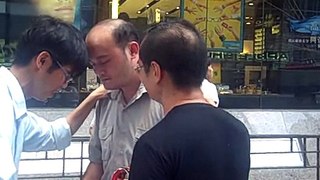 Mongkok Street Outreach Aug 16 with Pastor Ken Harley pt 1 prayer