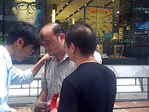 Mongkok Street Outreach Aug 16 with Pastor Ken Harley pt 1 prayer