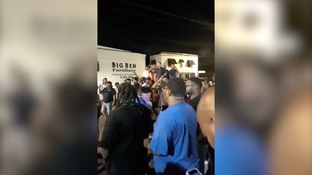 Protesters gather at spot of Alton Sterling's fatal shooting