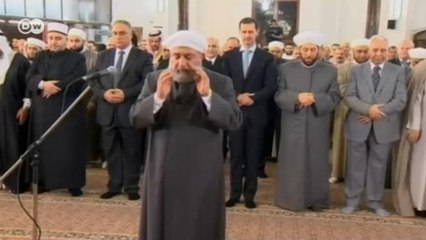 Esad bayram namazını Humus'ta kıldı