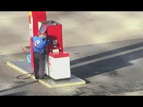 Roccarainola (NA) - Distributore di carburante manomessi, tre arresti (06.07.16)