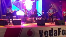 Ataköy anadolu lisesi -Koca yaşlı şişko dünya Vodafone freezone 19.liseler arası müzik yarışması